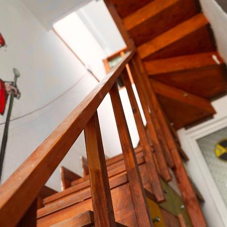 Divina Hostel ティラナ エクステリア 写真